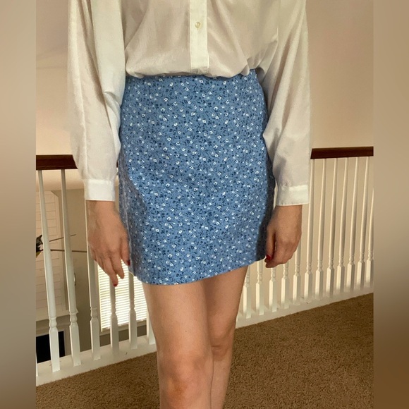 Abercrombie & Fitch Dresses & Skirts - Abercrombie & Fitch Floral Linen Blend Cornwall Blue Mini Skirt